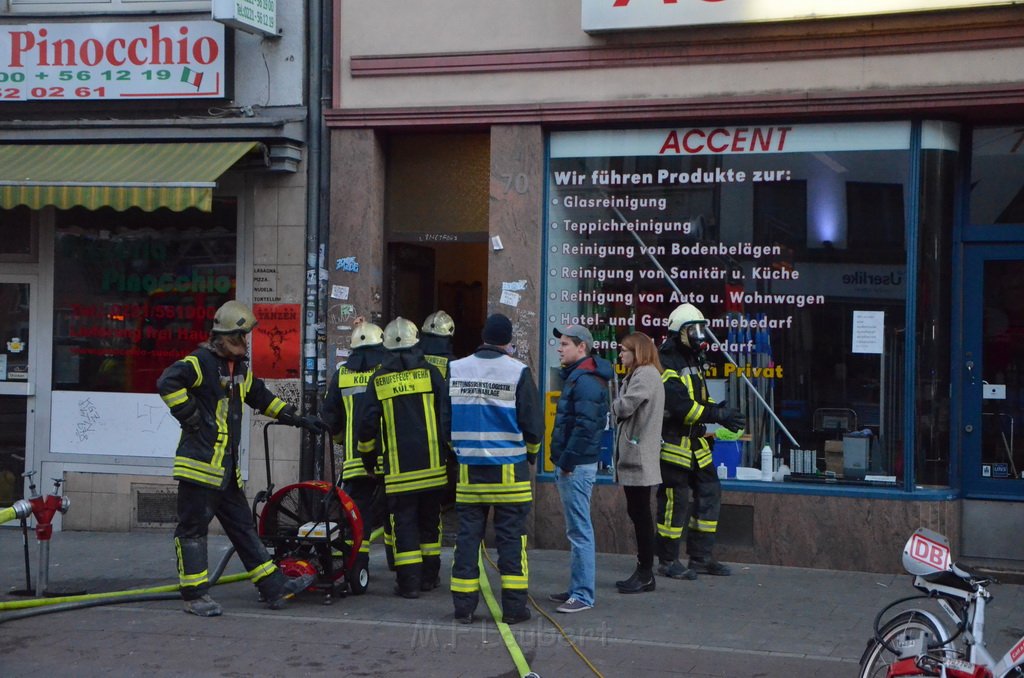 Feuer 2 Koeln Neustadt Sued Aachenerstr P41.JPG - Miklos Laubert